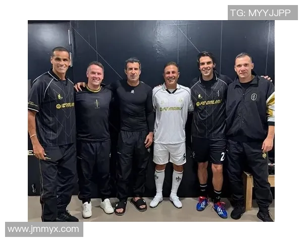 足球巨星的日常生活揭秘 从训练场到私人时光 了解他们的真实一面 足球巨星的日常生活揭秘 从训练场到私人时光 了解他们的真实一面